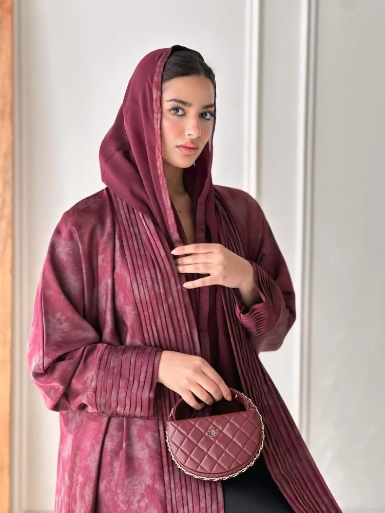 Elegant and luxurious Oudi abaya with a pleat on the sleeves and chest