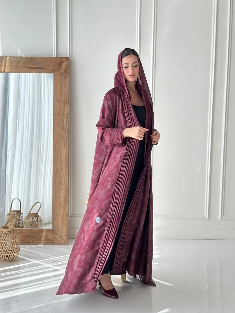 Elegant and luxurious Oudi abaya with a pleat on the sleeves and chest