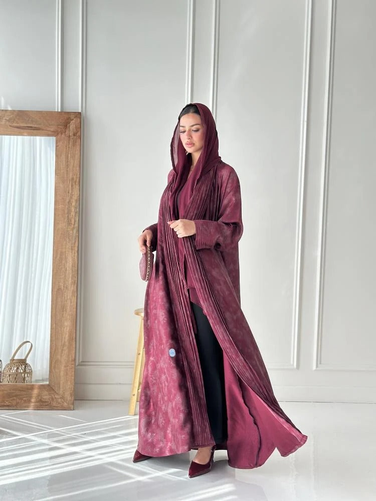 Elegant and luxurious Oudi abaya with a pleat on the sleeves and chest