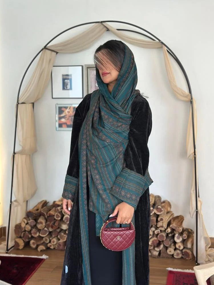 Black patterned velvet crepe winter abaya with colored cashmere fabric insert