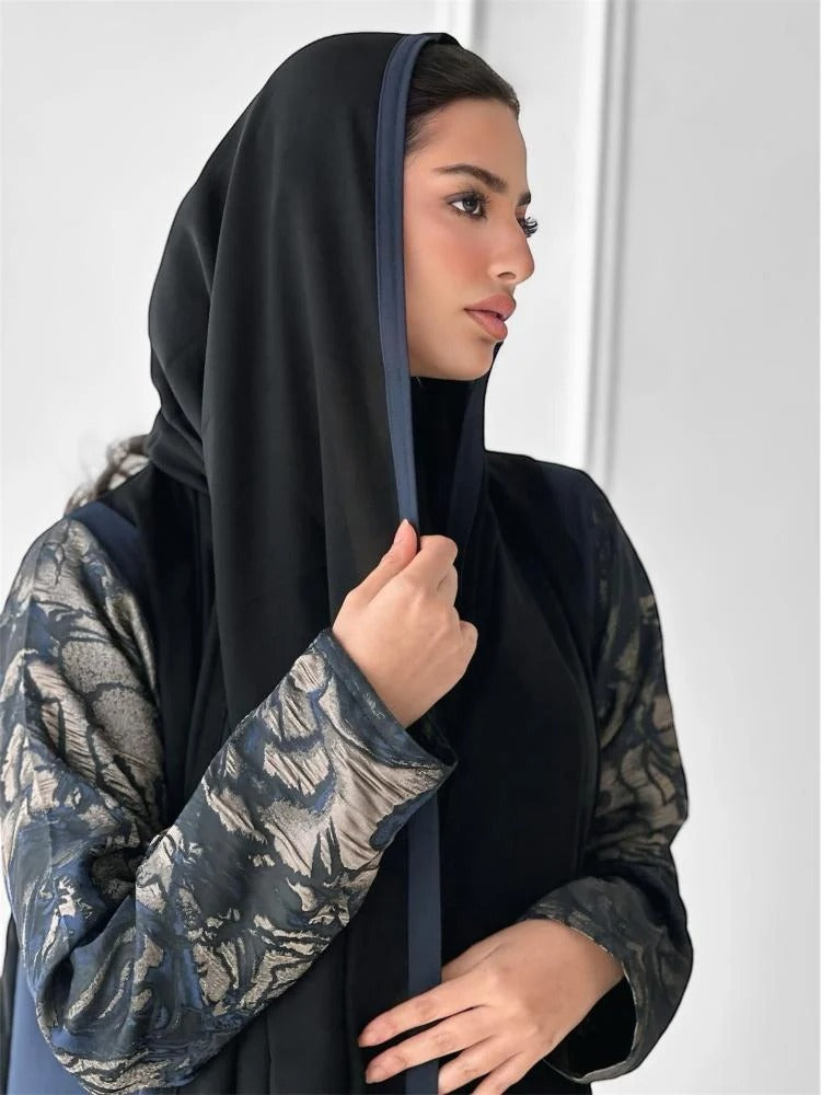 Elegant crepe abaya with luxurious jacquard fabric insert on the sleeves