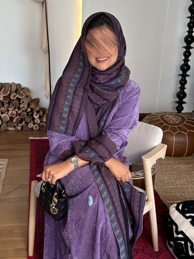 Purple patterned velvet crepe winter abaya with colored cashmere fabric insert